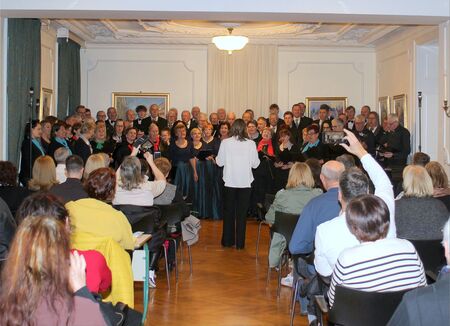 Udeleženci območne revije odraslih pevskih zborov