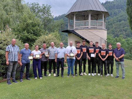 Udeleženci prireditve "Najboljše športnike in športnice leta 2025 v občini Dravograd"