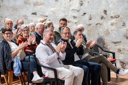 Župan Anton Preksavec skupaj z gostoma - častnim konzulom Republike Moldavije dr. Raulom Arabagiuom in županom Občine Suha, Patrickom Skublom